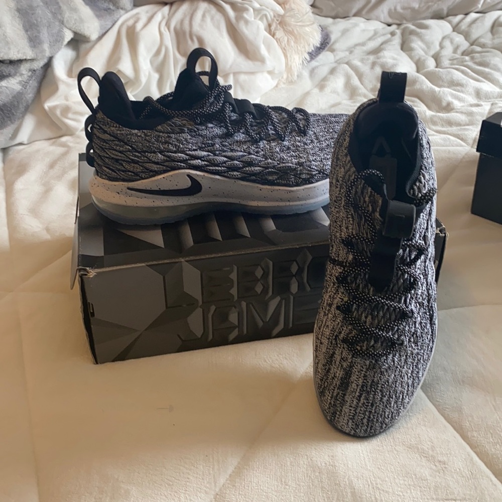 Lebron XV Low